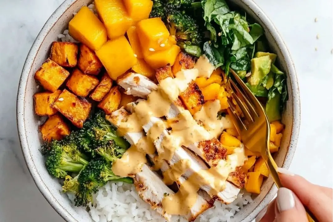 Chicken Buddha Bowl with Spicy Mango Sauce Recipe