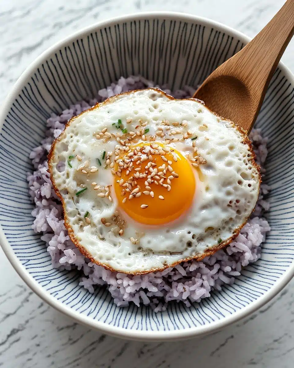 Gyeran Bap (Easy Korean Egg Rice with Leftover Rice) Recipe